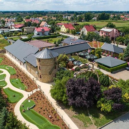 Karczma Michelle Hotel Jankowice  Bagian luar foto