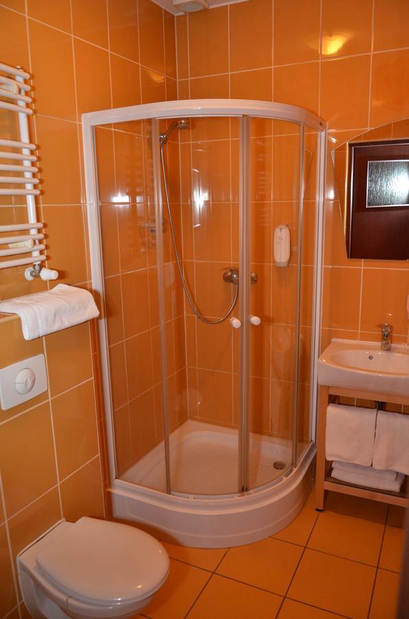 Karczma Michelle Hotel Jankowice  Bagian luar foto