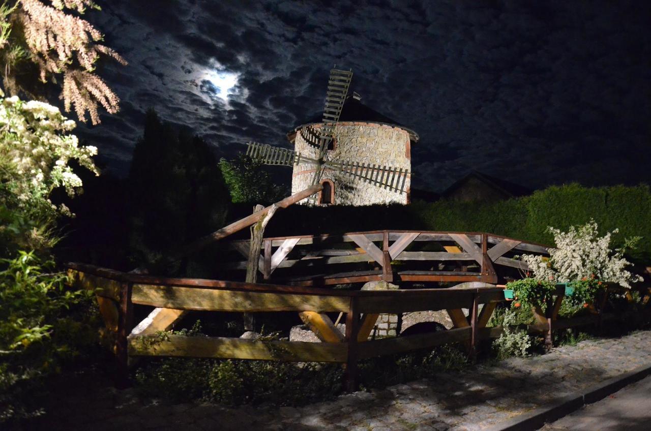 Karczma Michelle Hotel Jankowice  Bagian luar foto